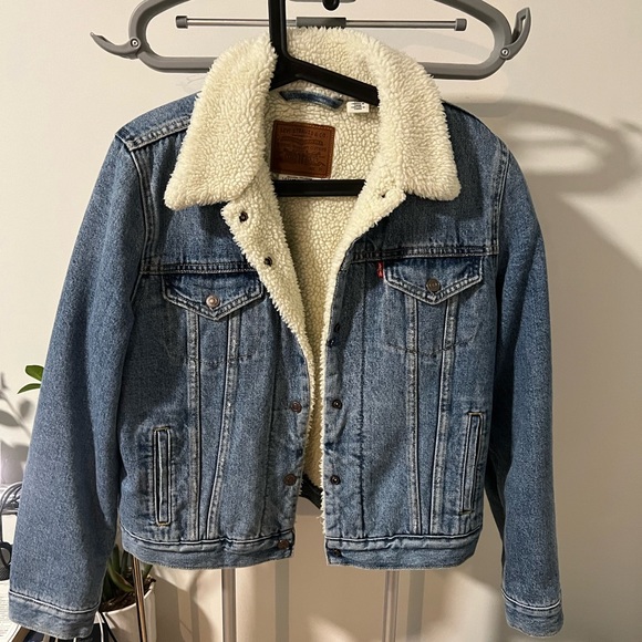Women’s Medium Sherpa Trucker Jacket - Picture 1 of 2